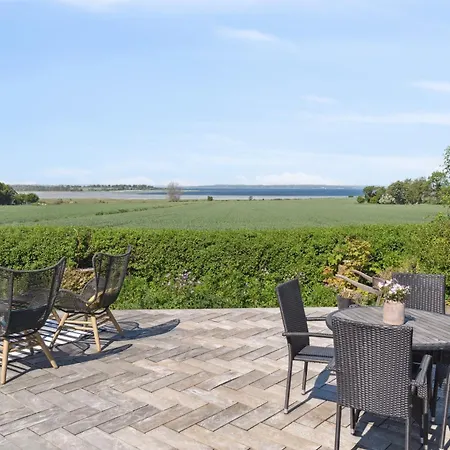 Hotel Hus Pa Smukke Oro Med Udsigt Til Fjorden *